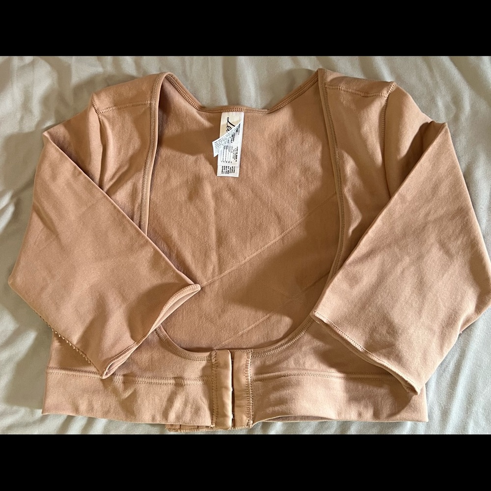 Women Upper Arm Shaper Compression Size M.  New without tag